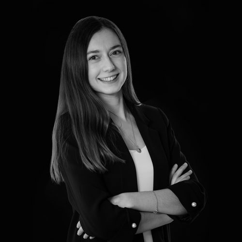 Av. Irmak ÖZKALE, LL.M.